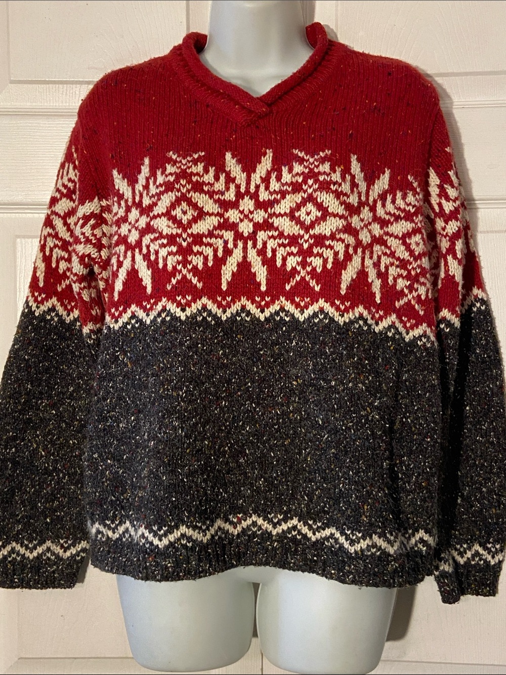 Croft & Barrow VYG Red/ Black Fair Isle V-neck Sweater Acrylic/Wool М Unisex
